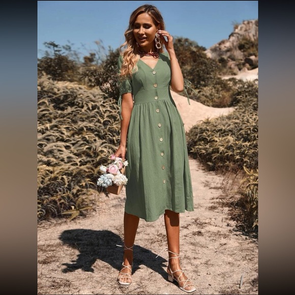 NWOT- Green Button Down V Neck Puff Sleeve Dress | Size L - Picture 2 of 5